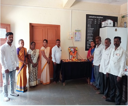 कासारकोळवण कार्यालयात महापुरुषाची जयंती उत्साहात साजरी . 